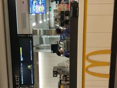 -麦当劳(轻轨曹杨路店)