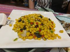 -香巴拉云南餐厅(华莱坞店)