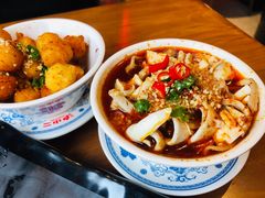 -炉小二铜锅牛蛙•川湘菜(三里屯店)