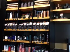 零售区-星巴克臻选(成都来福士店)