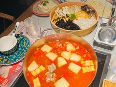 -尚尚仙·酸汤猪手·猪肚鸡火锅(华联万柳购物中心店)