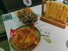 -洪氏嗨捞·广东猪肚鸡·椰子鸡火锅(西咸万象城店)