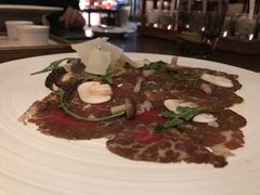 -恰餐厅及酒吧 CHAR Bar & Grill (北京丽都皇冠假日店)