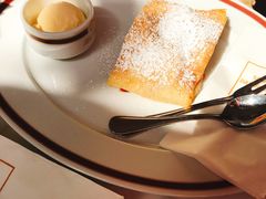 苹果卷-Cafe Sacher(WIEN)