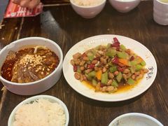 -张氏宽窄巷成都名小吃(茂业百货华强北店)