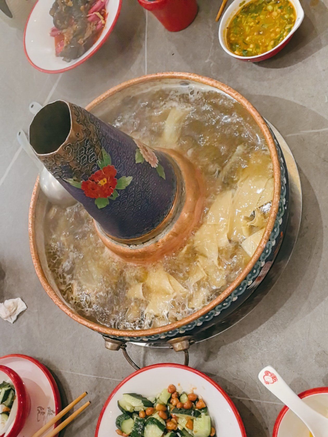 在北京庭院冰煮羊,我体验到了羊肉的极致美