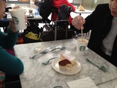 iphone_upload_pic-星巴克(上海虹桥站2A检票口)