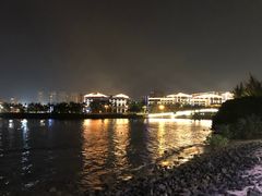 -万绿园
