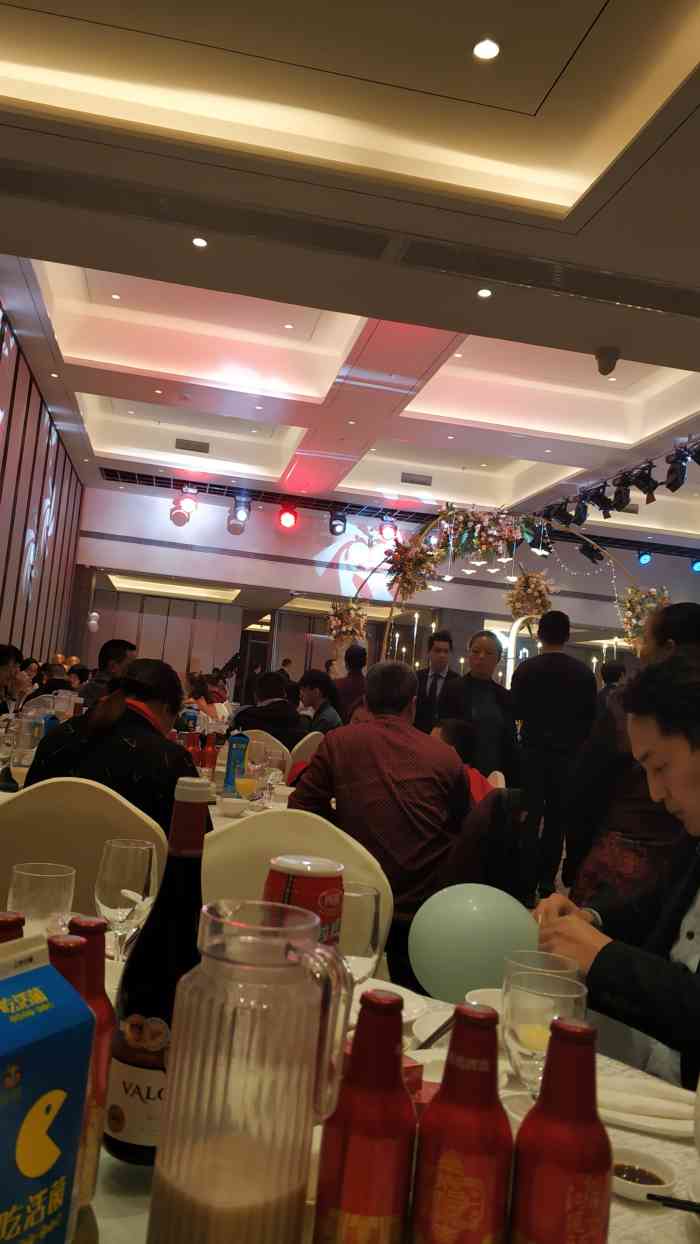 五洲佳豪酒楼(长兴路店)-"新装修的环境,93就是菜品,斤数有点跟.