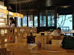 -猫的天空之城概念书店(杭州南宋御街店)