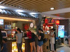 等位区-张氏宽窄巷成都名小吃(茂业百货华强北店)