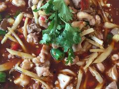 -兔行天下-鸿鹤鲜锅兔(中海国际店)