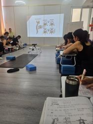 -亚太瑜伽普拉提学院