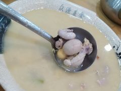 米酒煮鸡生肠拼鸡子-众源美食(光复阁店)