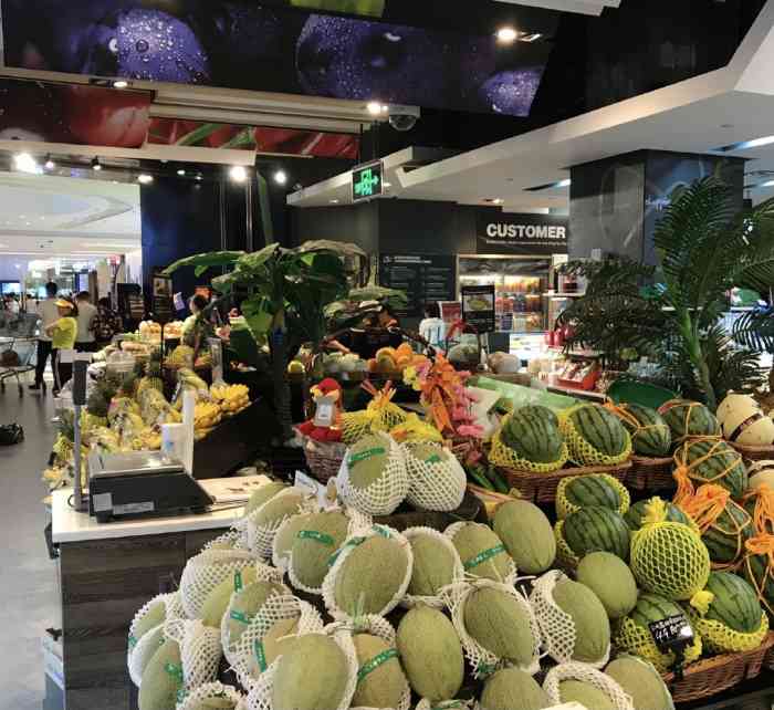 位于万象城负一楼的超市,仟吉对面,虽然有点小但是耐不住它东西全啊