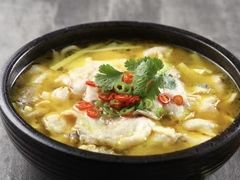 -香巴拉云南餐厅(华莱坞店)