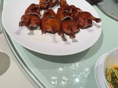 玻璃脆皮乳鸽-利苑酒家(金宝店)