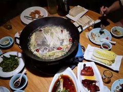 -茸梅路右拐龙虾-农家菜(松江店)