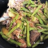 快去下苑画家村偶遇可爱小猫咪，再吃吃家常菜吧