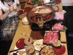 -江湖餐厅–重庆九宫格老火锅