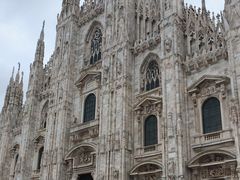 -文艺复兴百货(米兰大教堂广场店)