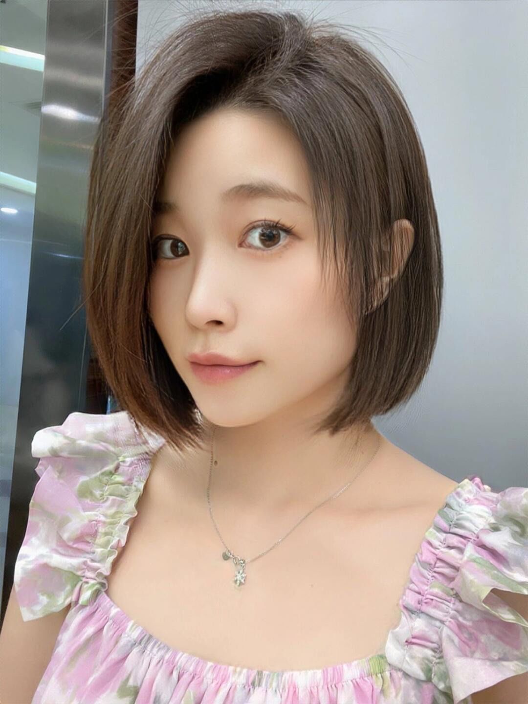 超有气质短发\\n脸大波波头是标配脸小露耳头是绝配\\n两侧刘海儿