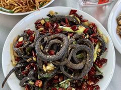 -丹水桥地锅鱼·翘嘴鲌·地方特色全鱼宴(丹江口大坝店)