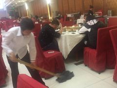 -东豪园林海鲜酒家(南港路辅路店)