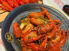 -肥肥虾庄·金牌油焖大虾(汉街SKP店)