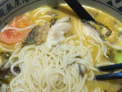 -蒙自源米线大王(东站店)