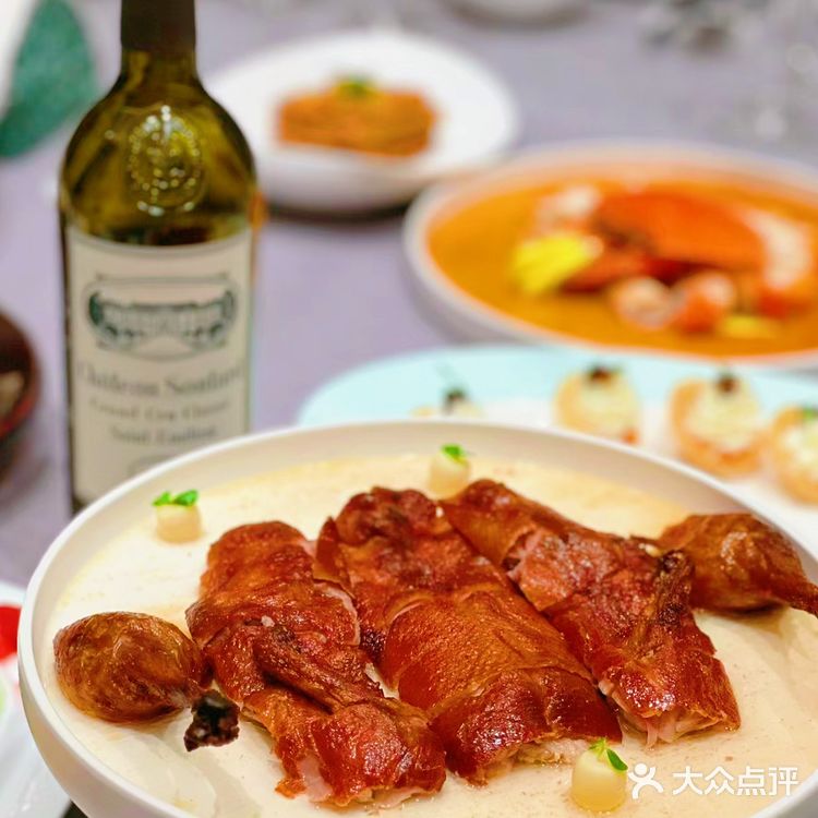 圆鑫淮扬菜新探｜白菊花醉膏蟹的鲜甜之旅 