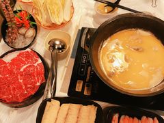 -鲜入围煮花胶鸡海鲜火锅