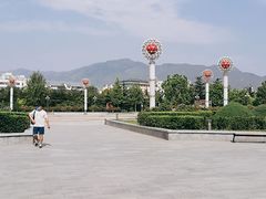 -滨河世纪广场公园