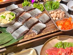 -围炉肉舍•炭烤活鳗•丹东海鲜烤肉(步行街店)