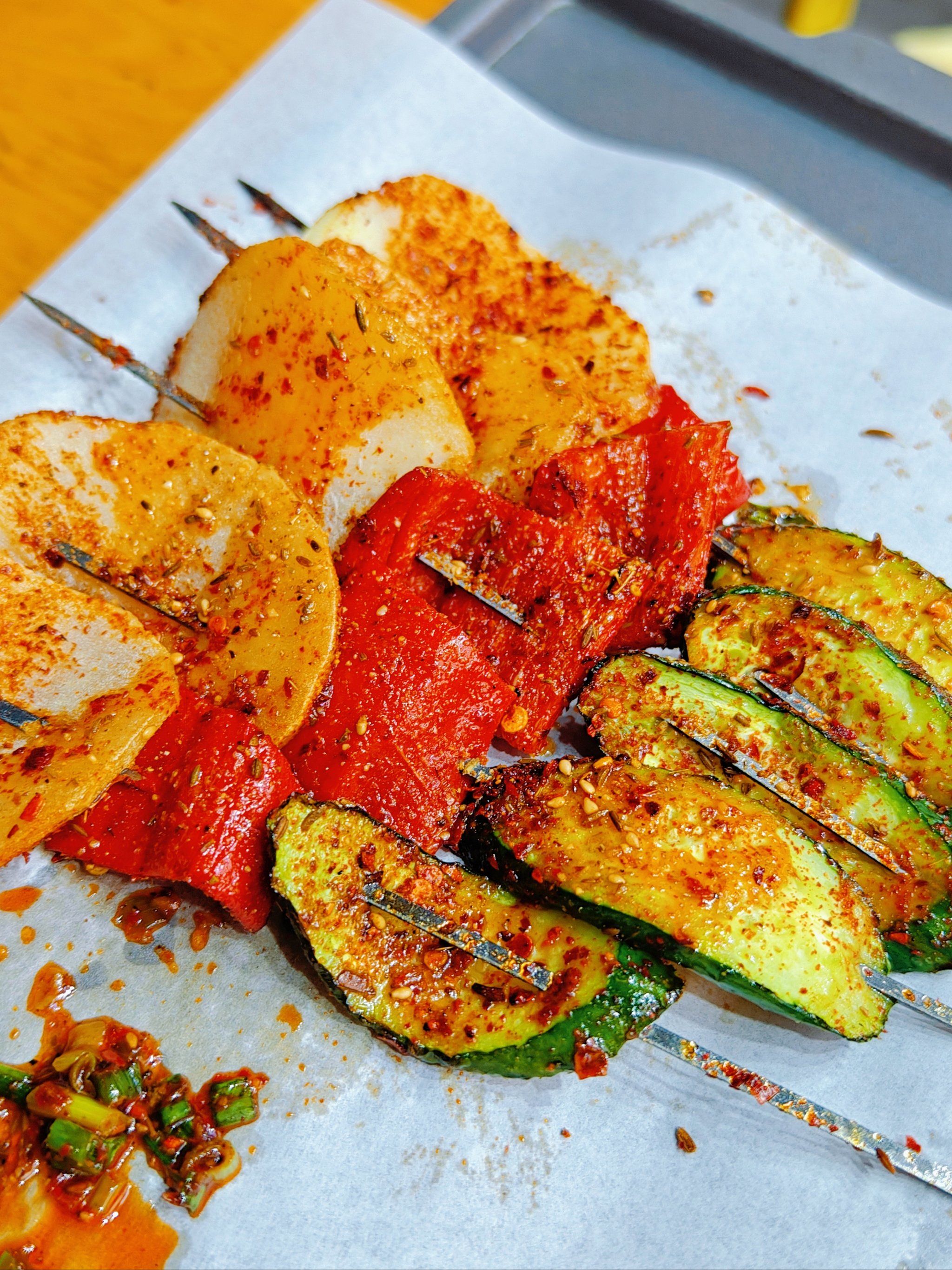 这个烤串怎么五颜六色的!