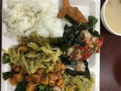 -上海宝信宝马4S店