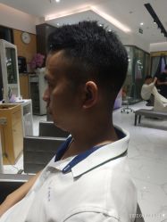 -首脑美发沙龙