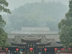-峨眉山报国寺