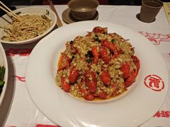 -肥肥虾庄·金牌油焖大虾(汉街SKP店)