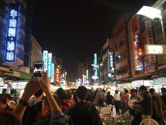 -六合夜市