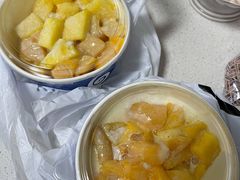 芒果黄桃冰-帅小六刨冰·不一样的奶冰(总店)