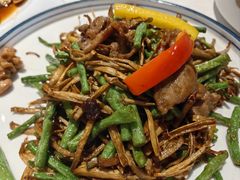 茶树菇牛柳-粤域茶餐厅