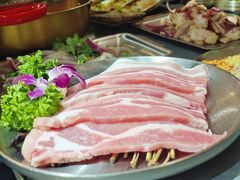 -围炉肉舍•炭烤活鳗•丹东海鲜烤肉(步行街店)
