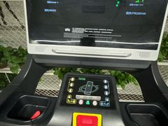 -格易美游泳馆健身房(新昆仑店)