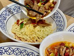 -李与白包子铺(桐梓林店)