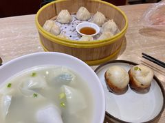鲜虾猪肉小笼包-老上海里弄味道(知春路店)