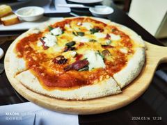 烤鸭配黑松露披萨-凯旋餐厅 Cachet(新天地朗廷酒店)