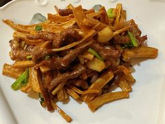 茶树菇炒鹿柳-鹿鸣春饭店(总店)