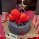 男友的审美终于在线了‼️好爱这个情人节蛋糕
