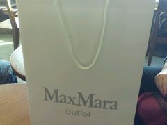 -Max Mara(王府井奥莱·香江小镇店)